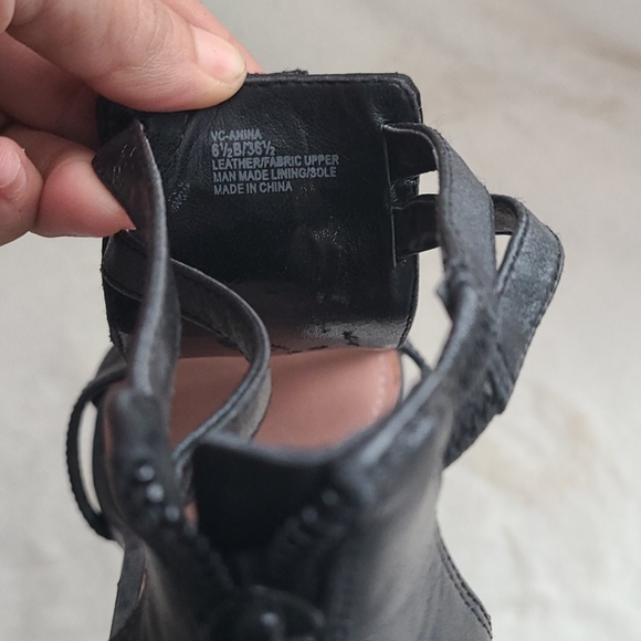 Vince Camuto heels - Picture 6 of 8